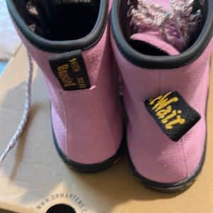 Dr. Morton’s pink Sheridan boots size 9